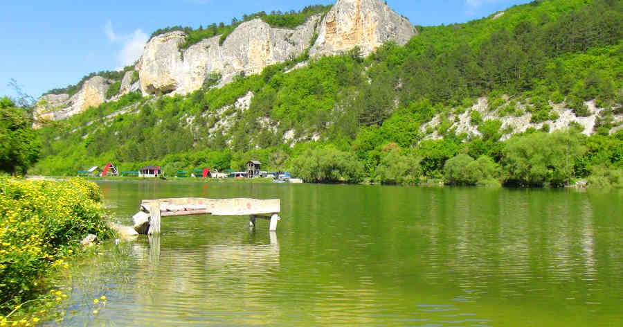 Отдых на озере в Крыму