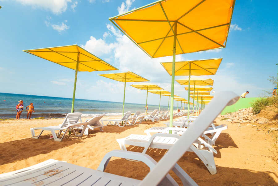 Курорт Береговое около Феодосии для отдыха 2022: преимущества, жилье, развлечение, цены, пляжи